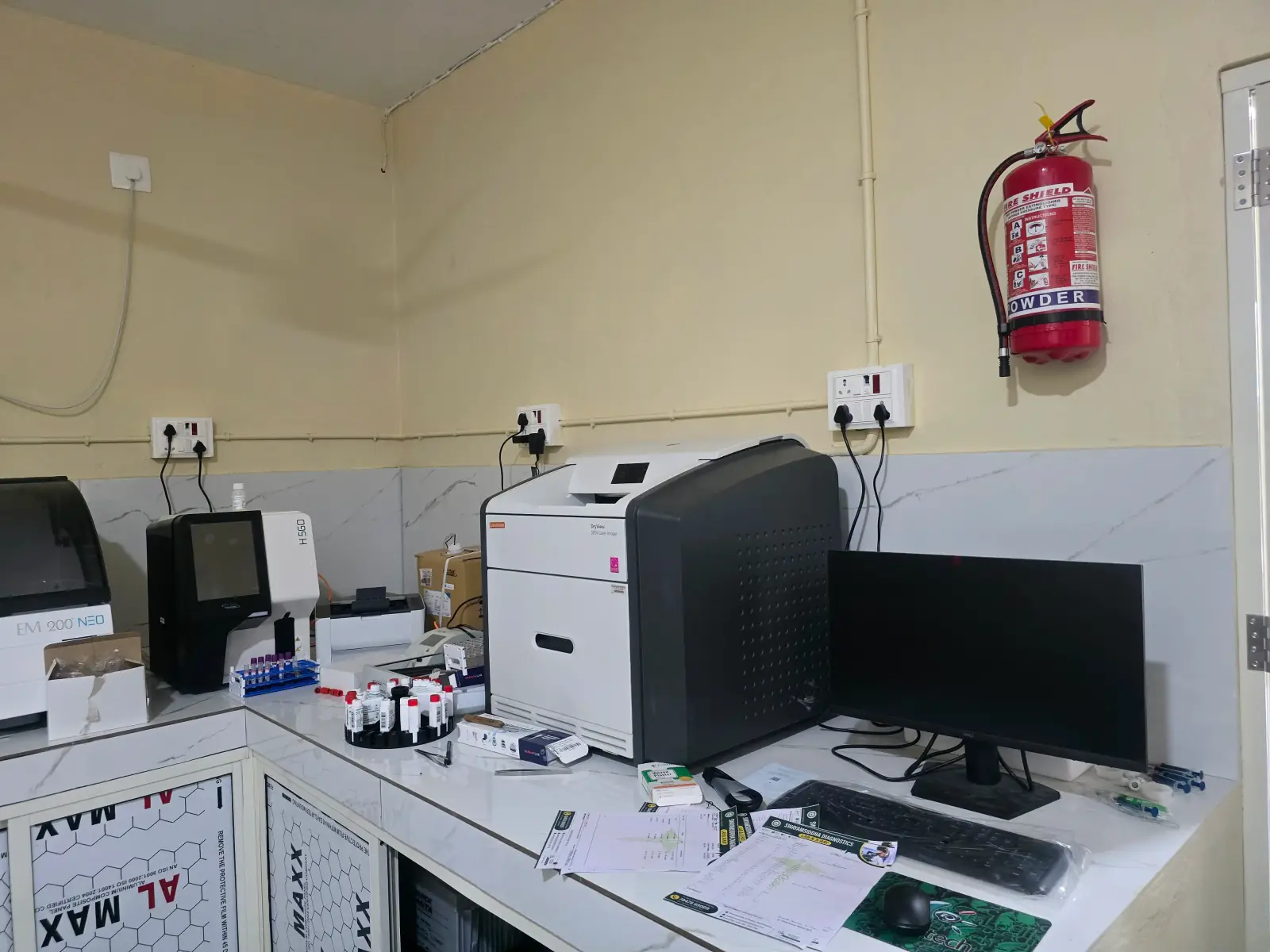 The Carestream DryView 5950 laser imager on the laboratory bench